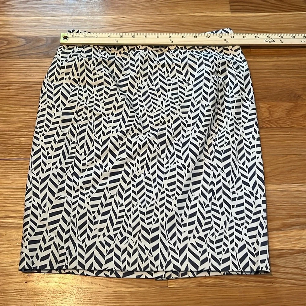 Ann Taylor Loft Petites Beige and gray Pencil Skirt Size‎ 4P, NWT
